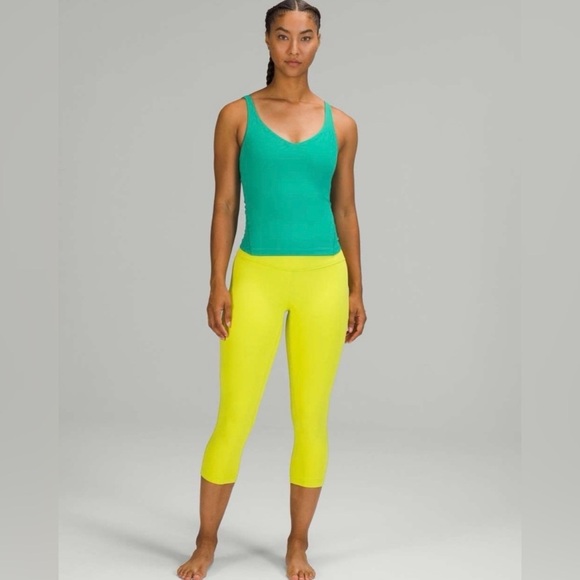 Lululemon Align High-Rise HR Crop 19”
Neon Yellow Size 0 - Picture 2 of 4